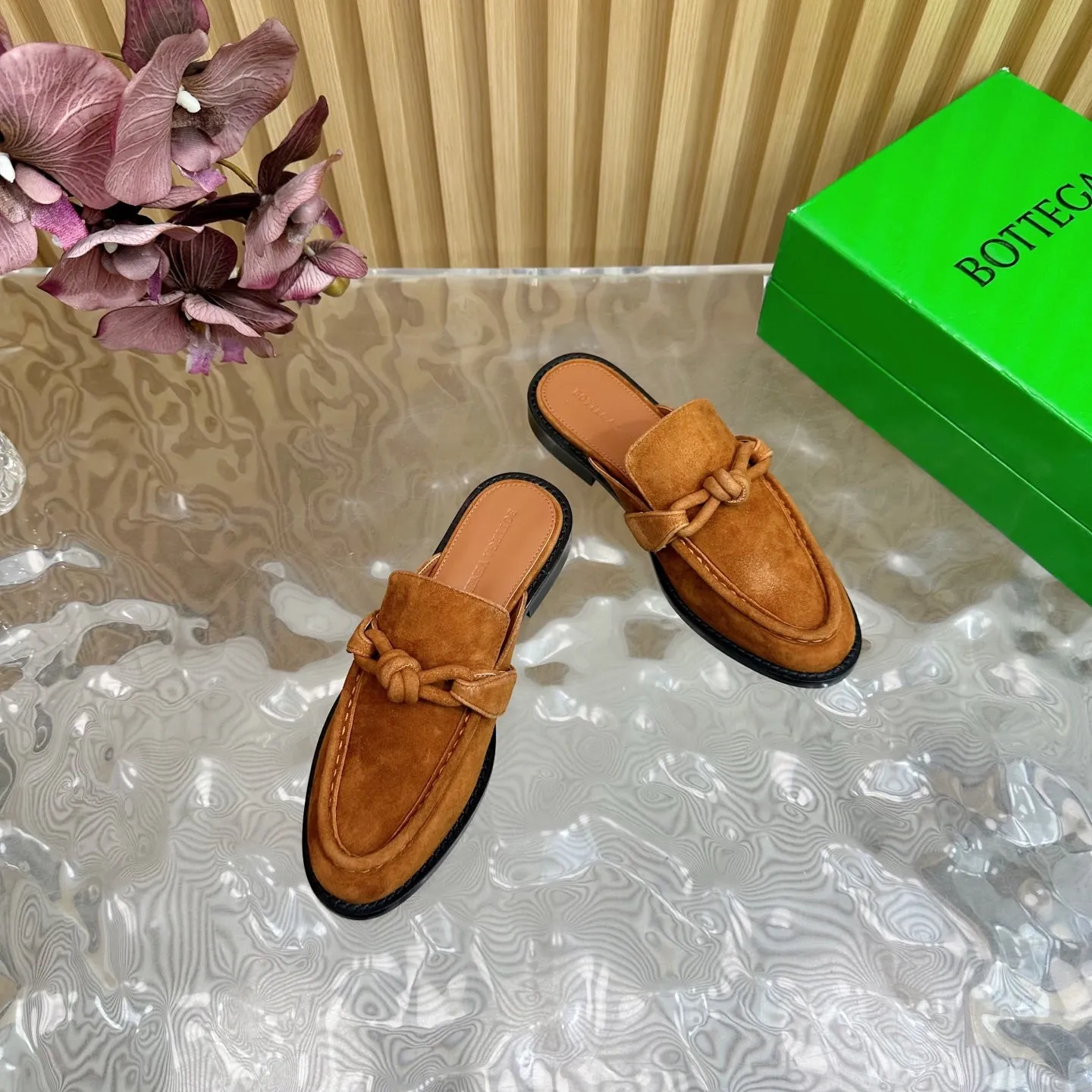 Astaire Loafer Gold Suede 176154