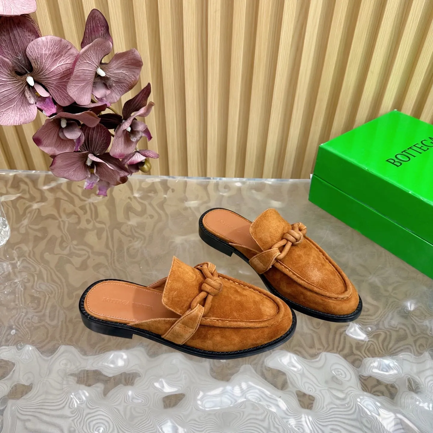 Astaire Loafer Gold Suede 176154