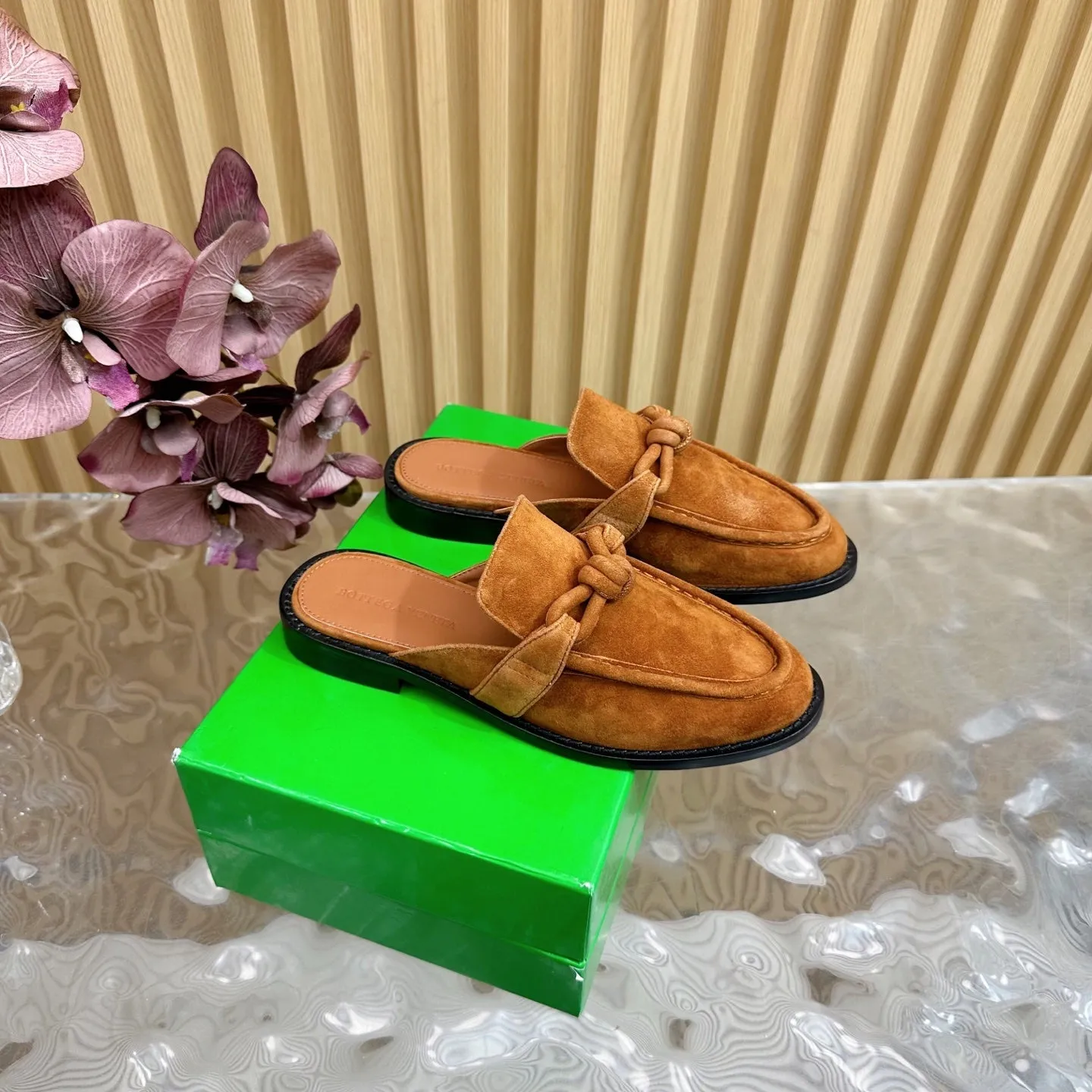 Astaire Loafer Gold Suede 176154