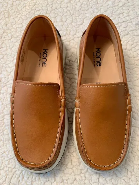 BOYS SLIP ON LOAFER IN NATURAL