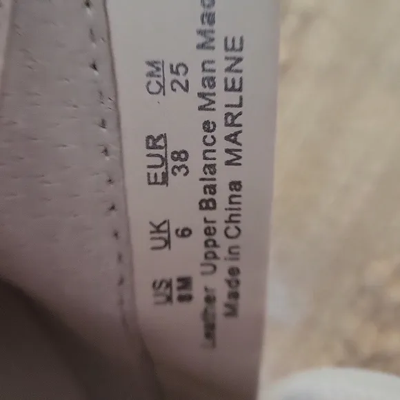 Carlos Women's White Western Boots. Size 8