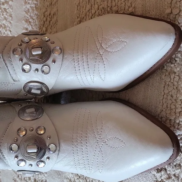 Carlos Women's White Western Boots. Size 8