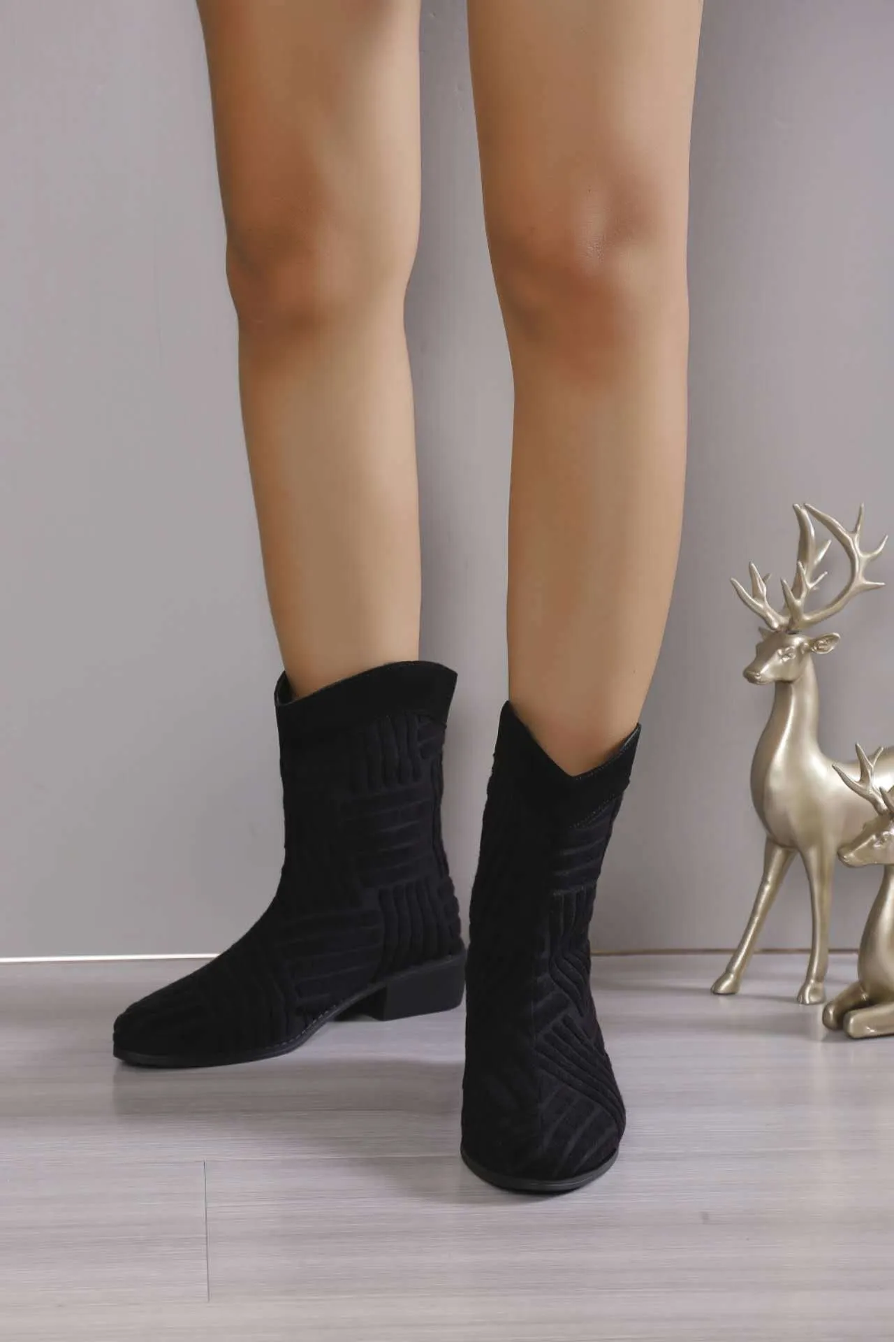 Creamtopmall Plush colorful mid-calf boots