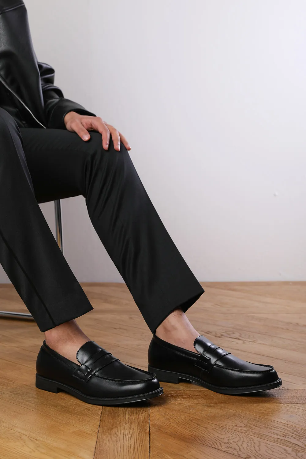 JAMES SLIP ON LOAFERS IN BLACK