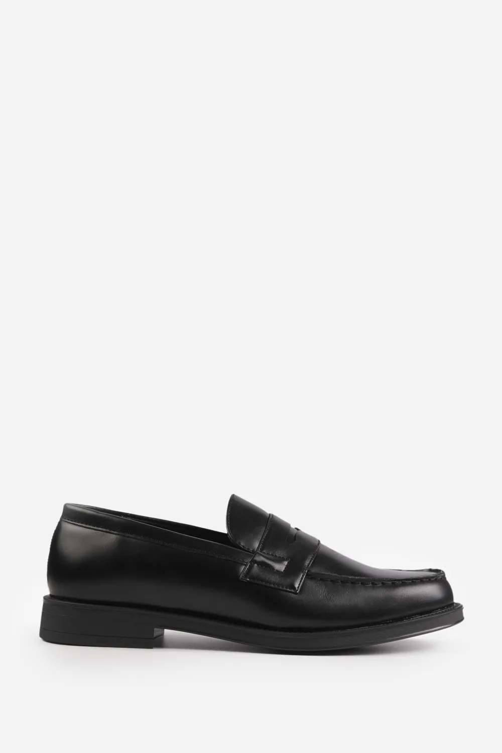 JAMES SLIP ON LOAFERS IN BLACK