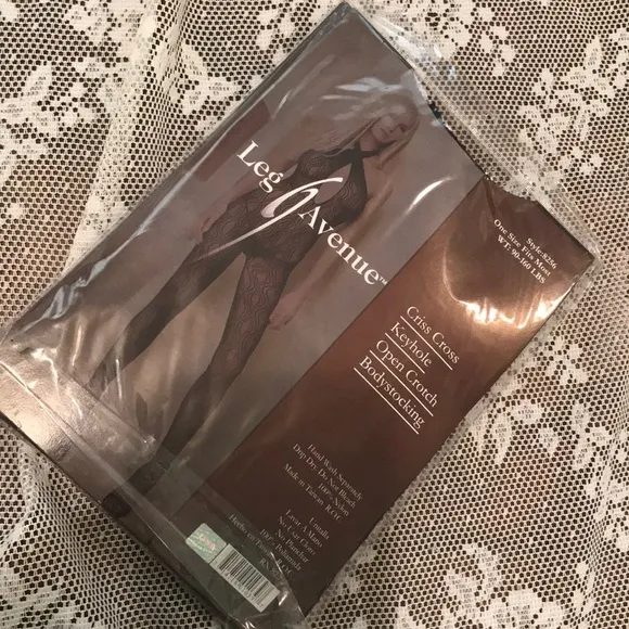 LEG AVENUE (NEW) LINGERIE Open Crotch Bodystocking