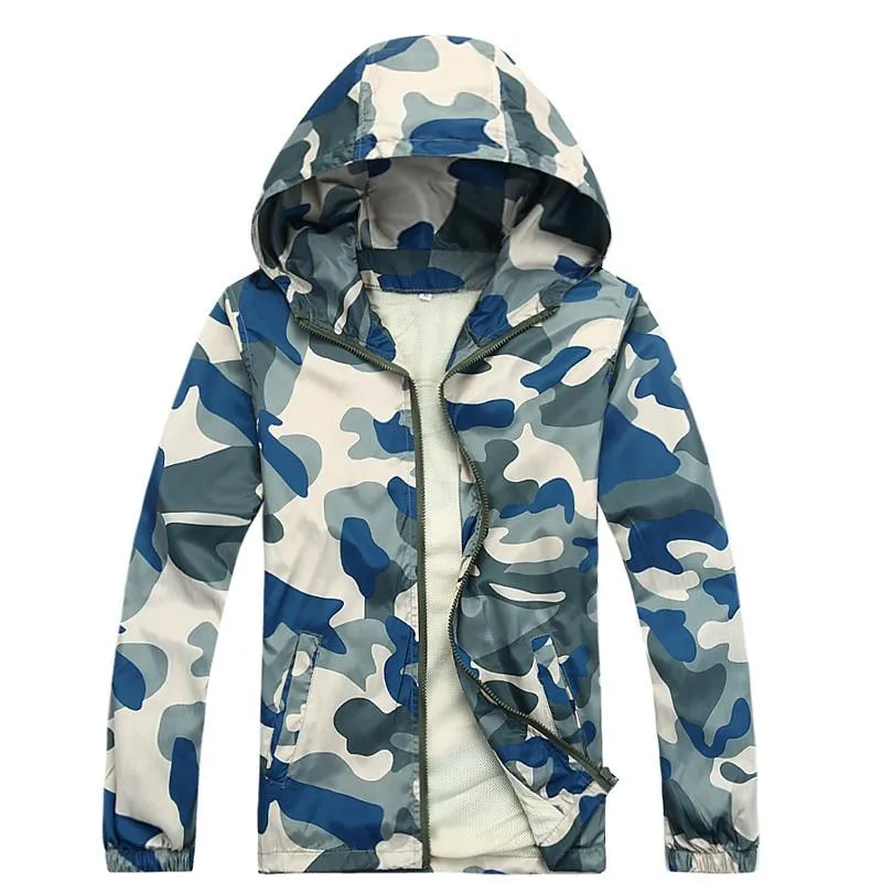 Men's Camouflage Jacket With Hoodie
