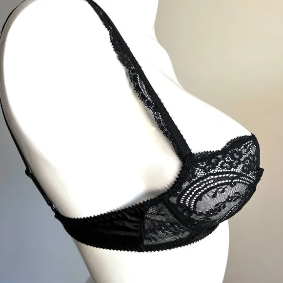 NWT Vintage Lou Bra from Paris France! Chantilly Lace With Bows Black 34B &amp; 34C