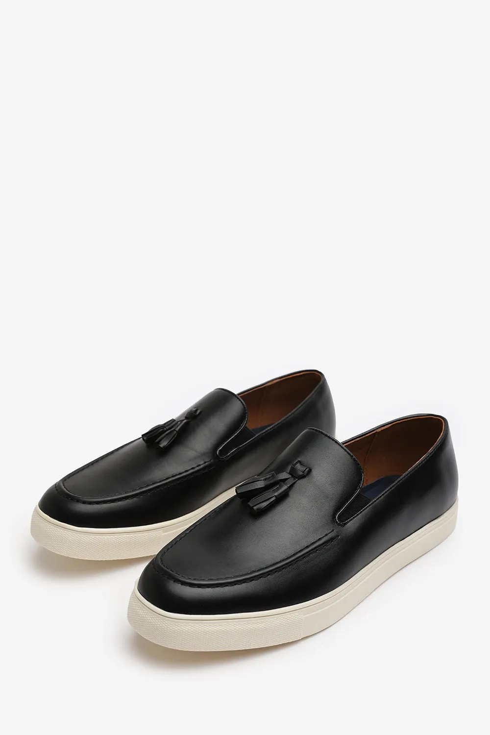 OLIVER SLIP ON TASSEL LOAFERS IN BLACK