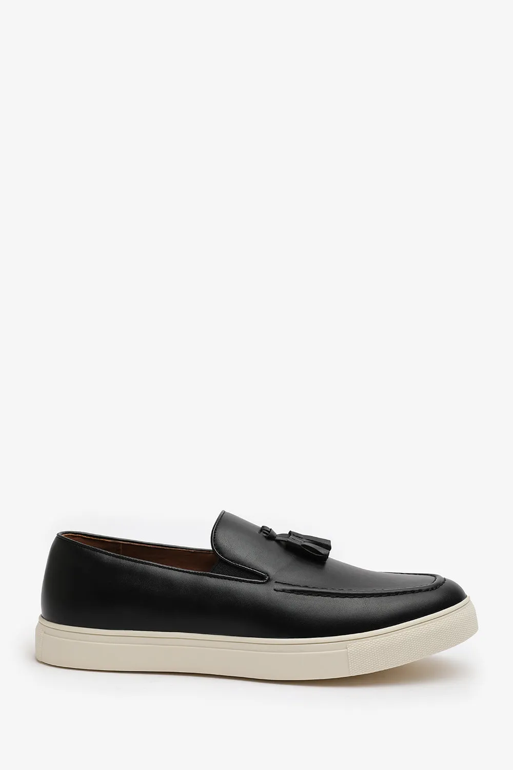 OLIVER SLIP ON TASSEL LOAFERS IN BLACK