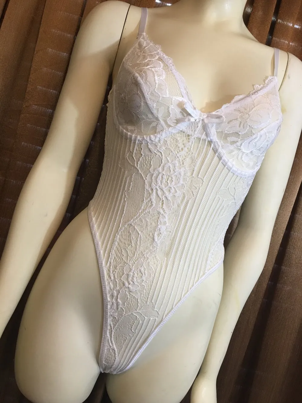 “PUSSY CAT” (WHITE)