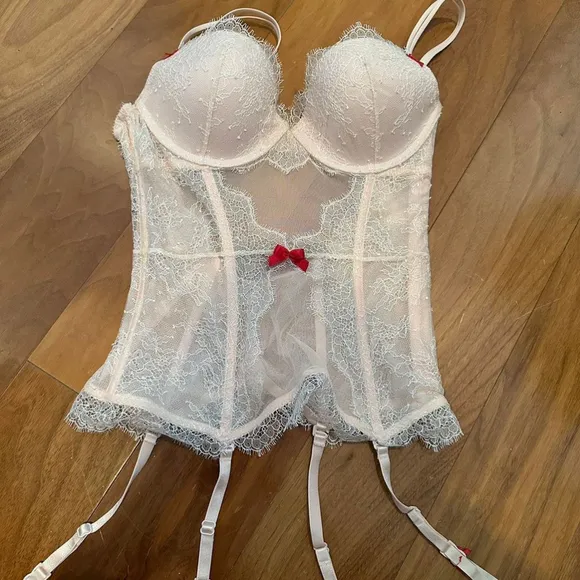 RARE Victoria’s Secret Corset with Garter |34c