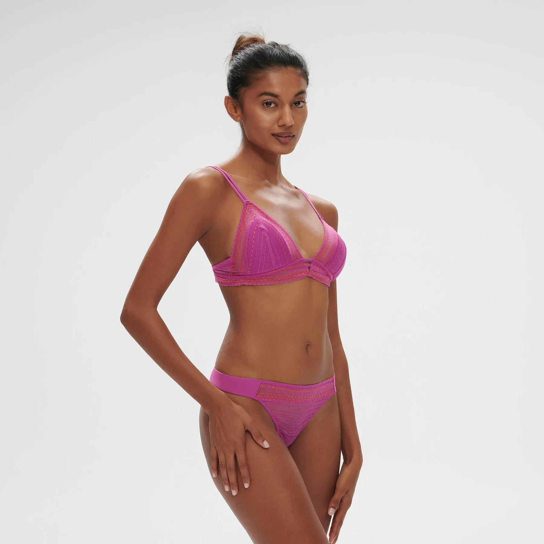 Simone Pérèle Pia Thong