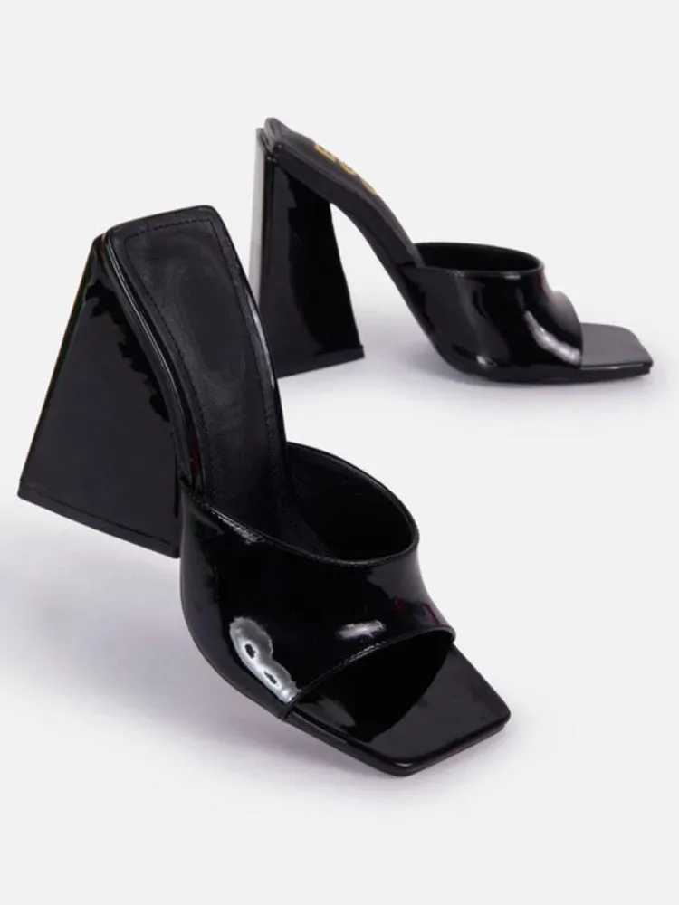 Square-toe Triangle Heel Sandals