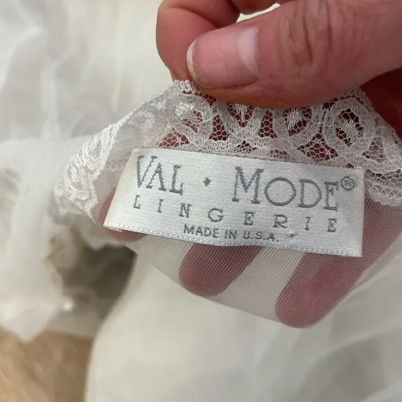 Val Mode Lingerie Womens White Lace Wedding Lingerie Made in USA Vintage M