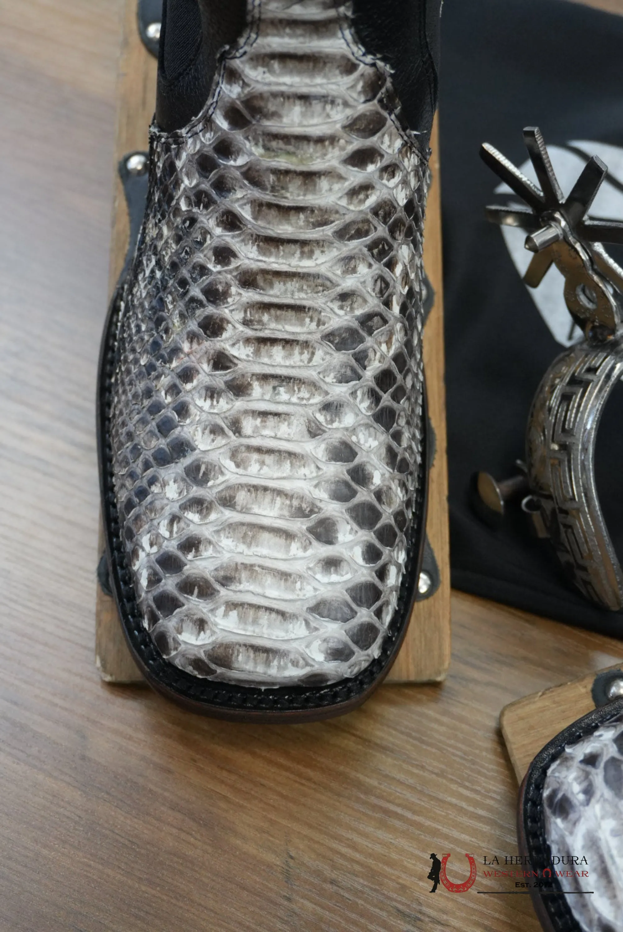 VESTIGIUM SHORTBOOT EXOTIC PYTHON NOBUCK NATURAL - 5749
