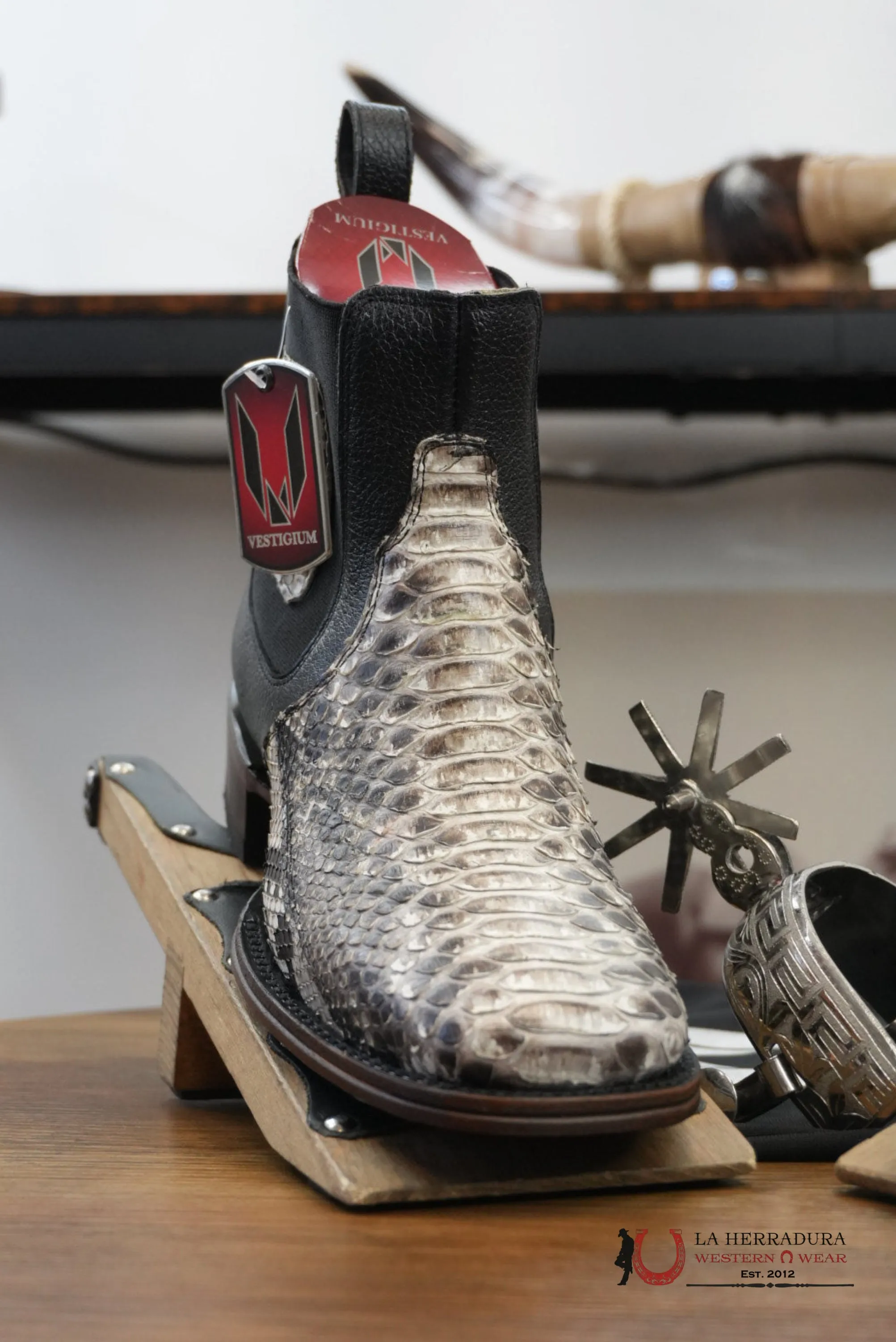 VESTIGIUM SHORTBOOT EXOTIC PYTHON NOBUCK NATURAL - 5749