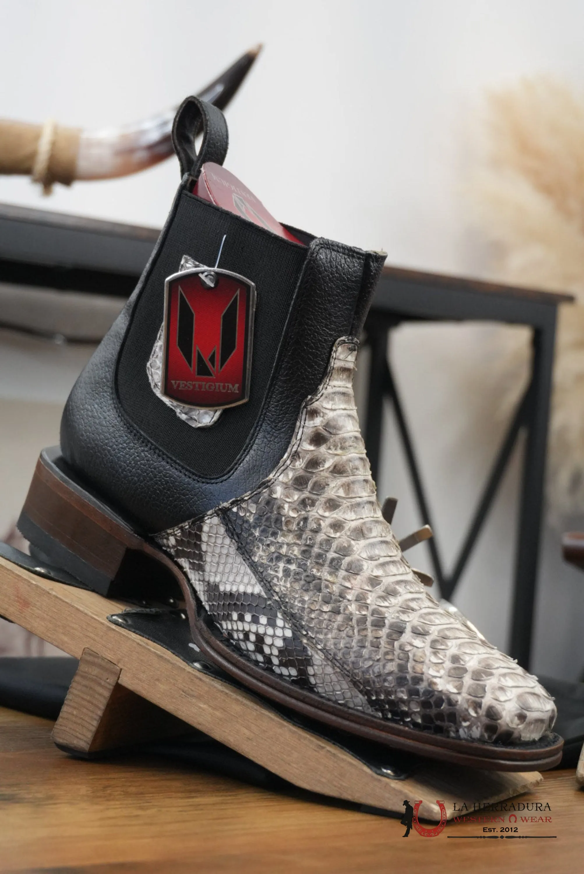 VESTIGIUM SHORTBOOT EXOTIC PYTHON NOBUCK NATURAL - 5749