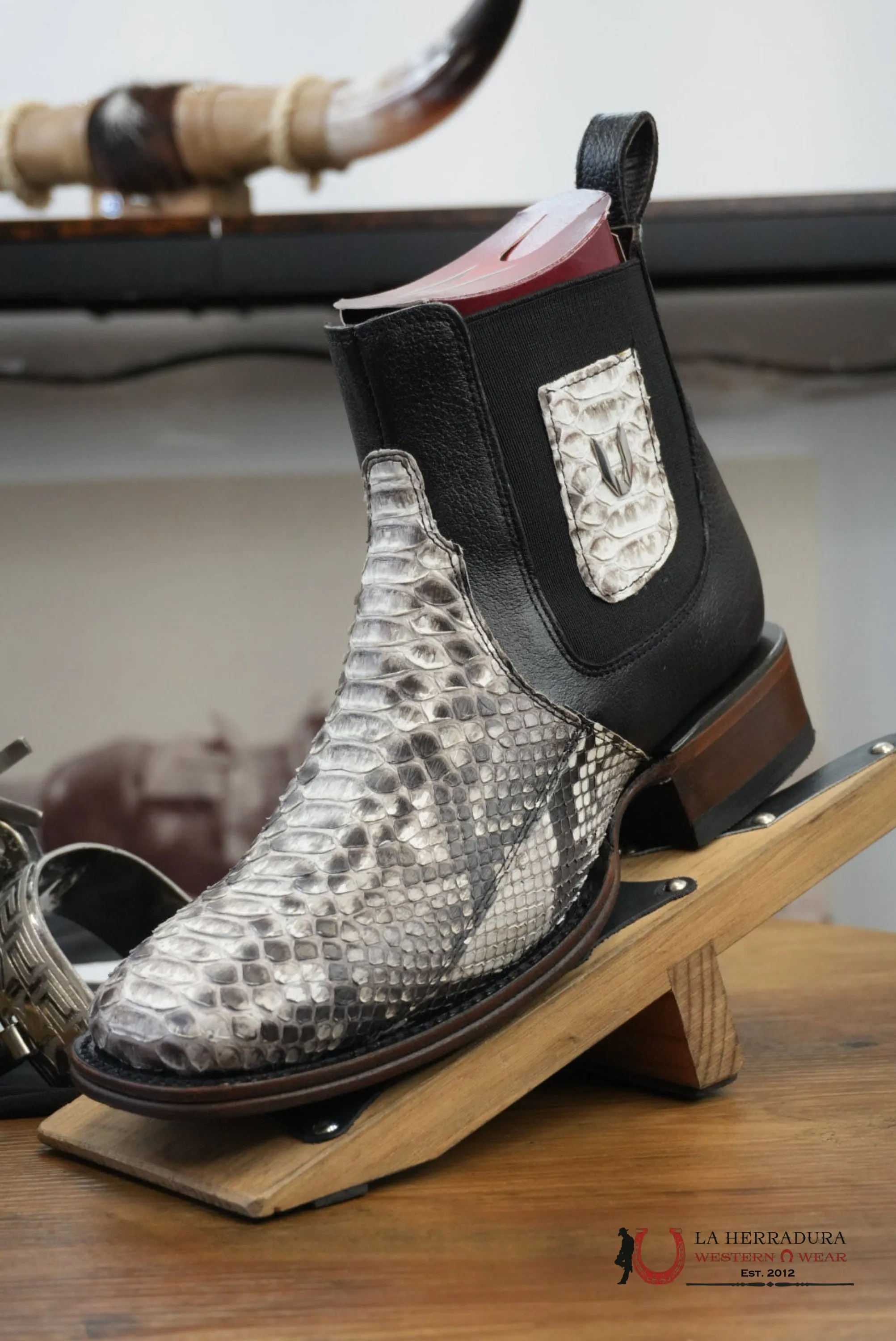 VESTIGIUM SHORTBOOT EXOTIC PYTHON NOBUCK NATURAL - 5749