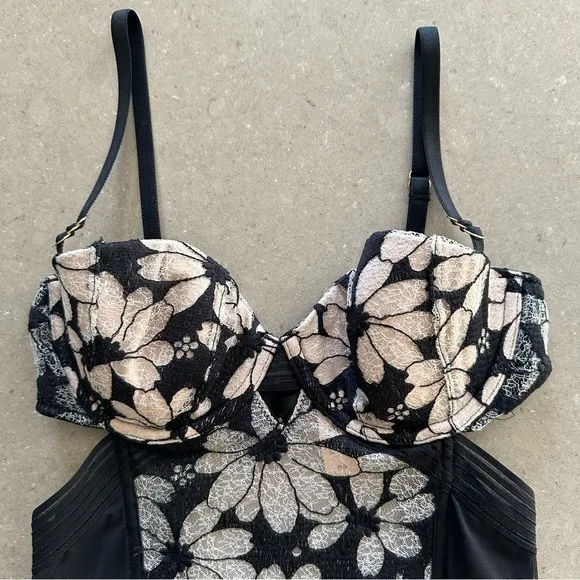 Victoria’s Secret Floral Lingerie 34B