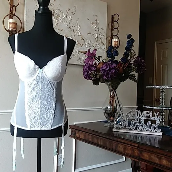 Victoria's Secret I Do Bridal White Garter Corset. Size 36C