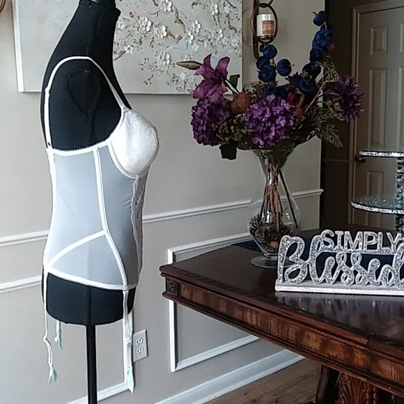Victoria's Secret I Do Bridal White Garter Corset. Size 36C