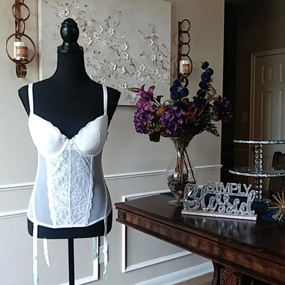 Victoria's Secret I Do Bridal White Garter Corset. Size 36C