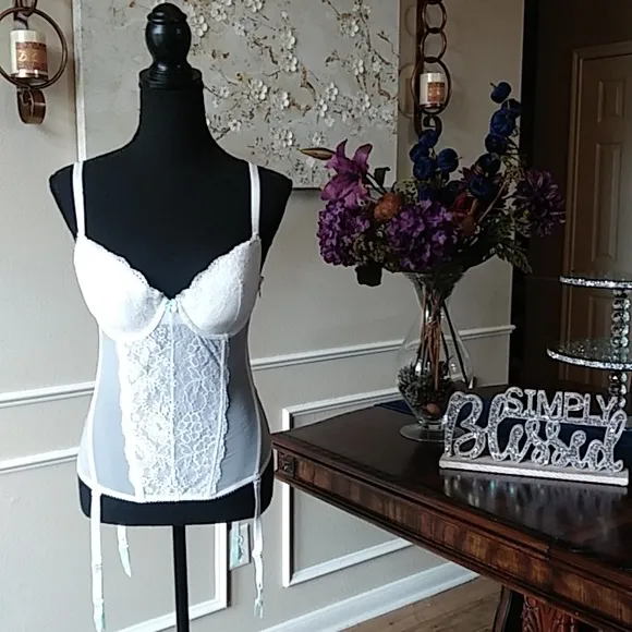 Victoria's Secret I Do Bridal White Garter Corset. Size 36C