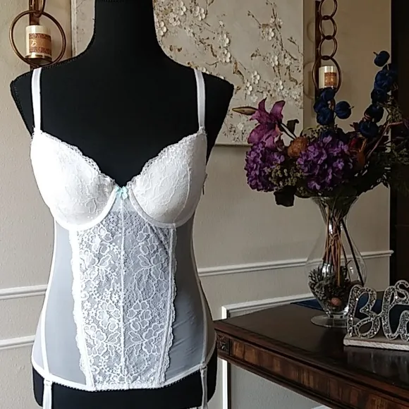 Victoria's Secret I Do Bridal White Garter Corset. Size 36C