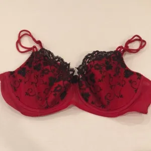 Victoria's Secret Very Sexy Red Bra with Black Lace Overlay Lingerie Valentine's