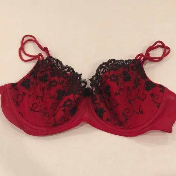 Victoria's Secret Very Sexy Red Bra with Black Lace Overlay Lingerie Valentine's