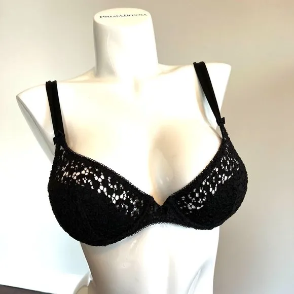 Vintage Lou Underwire lightly Padded Embroidered Lace Bra in Black 36B