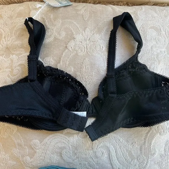 Vintage Lou Underwire lightly Padded Embroidered Lace Bra in Black 36B