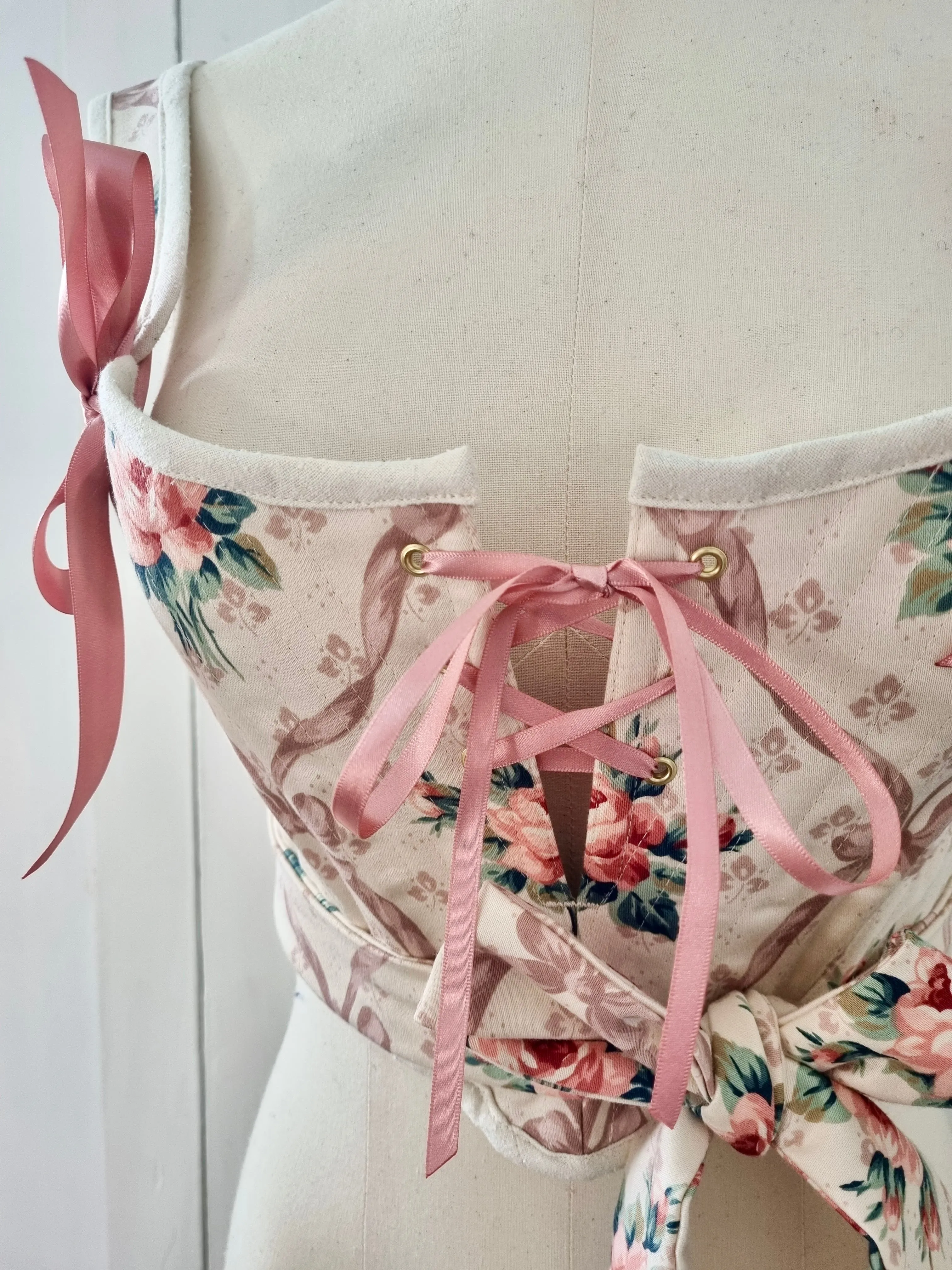 Wrap Around Patchwork Stays Size S: Bust 32-34 Waist 26-28